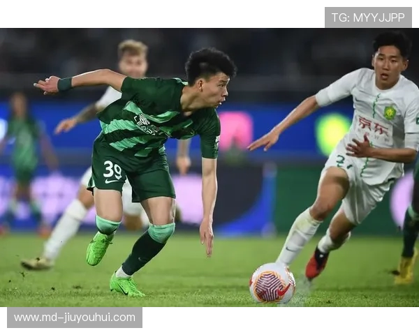 足球全能儿童的成长之路：从基础技能到全面发展全方位培养策略